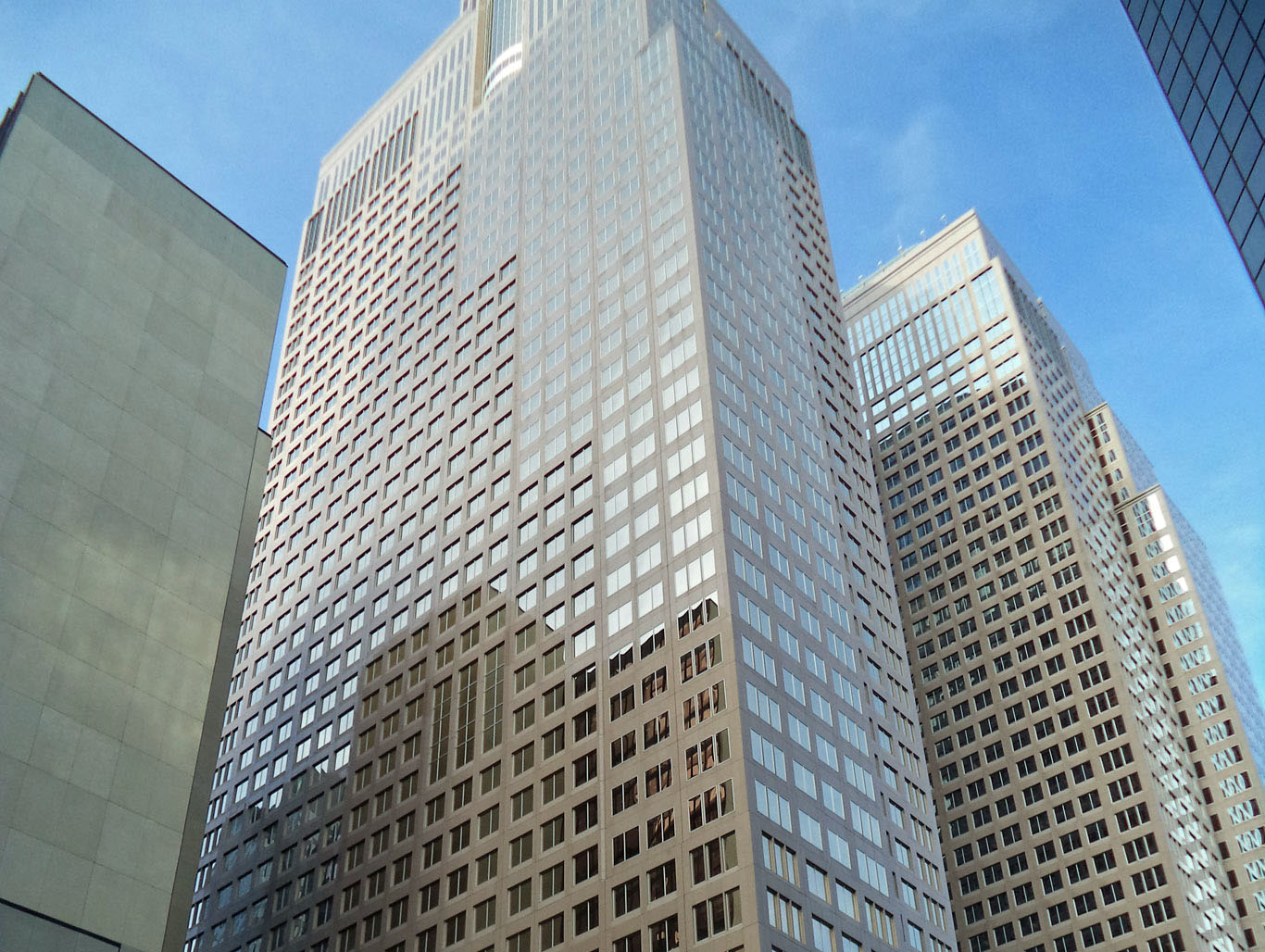 Regus - 888 3rd Street