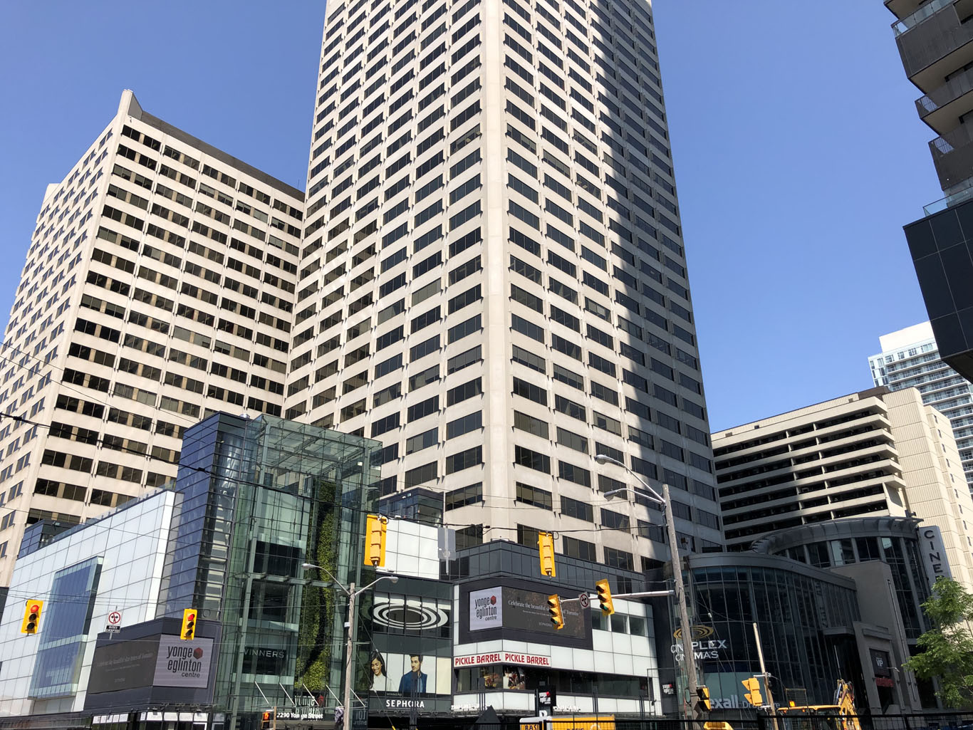 Intelligent - 2300 Yonge
