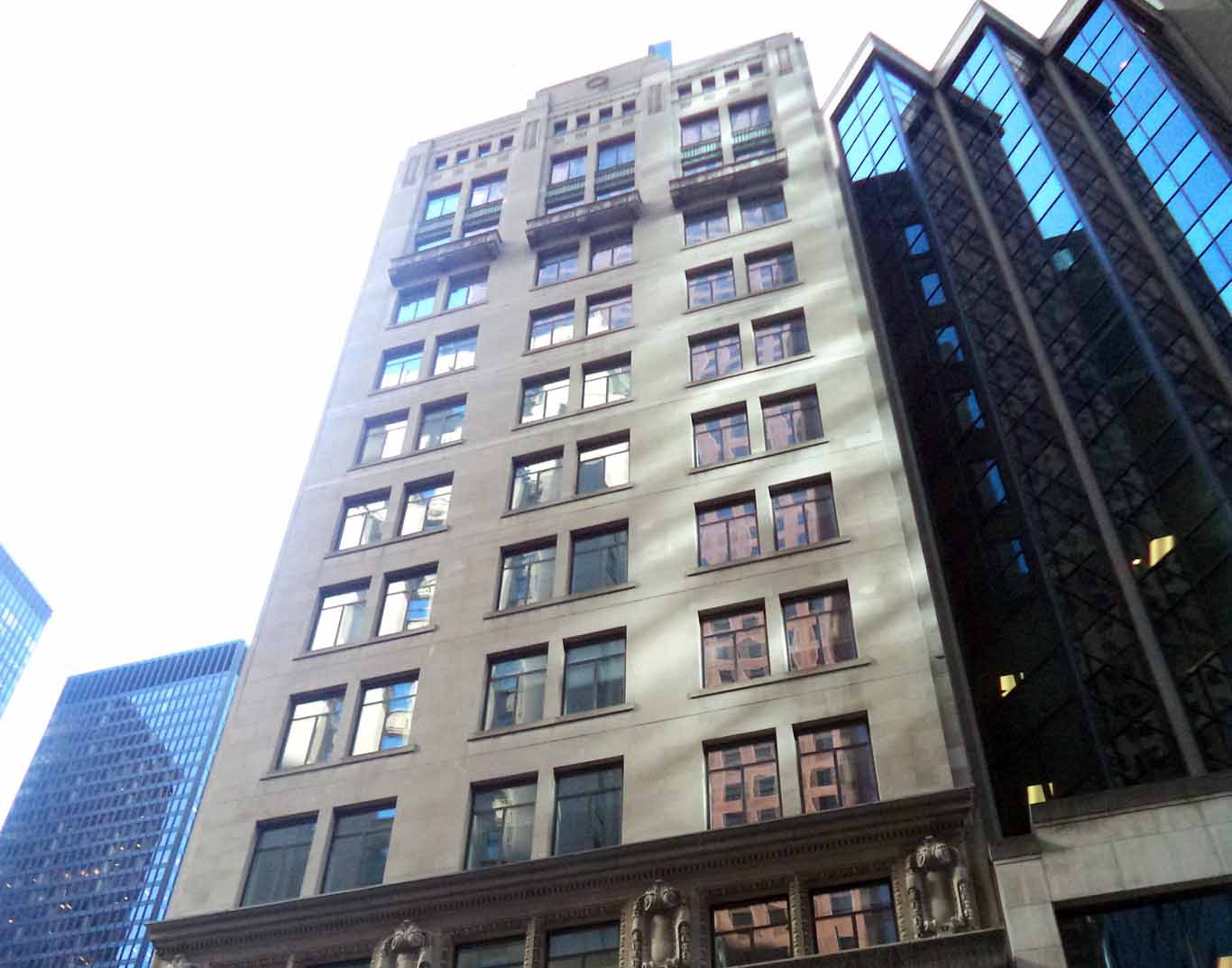 iQ Offices - 302 Bay (building)